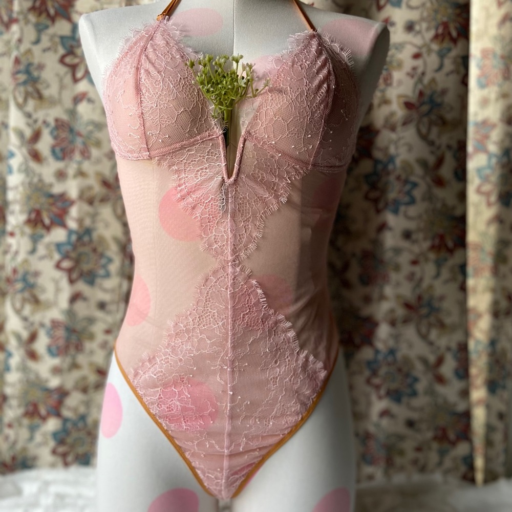 Victoria’s Secret V-wire Teddy